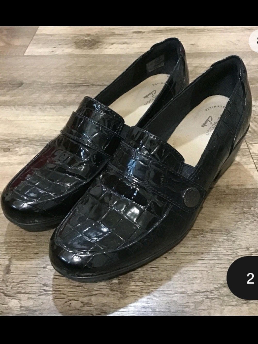 Clarks Collection Black Patent  Croc-Embossed Leather Loafers. Size 8